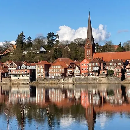 דירה Moderne Fuer Urlauber Und Monteure