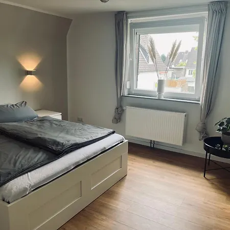 דירה Moderne Fuer Urlauber Und Monteure *